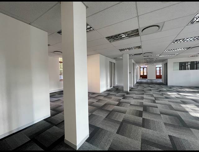 489M² OFFICE TO LET IN SANDTON CENTRAL